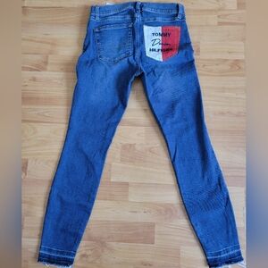 Tommy Hilfiger Womens Jeans Size 4, Flattering Slimming Technology, Pocket Logos